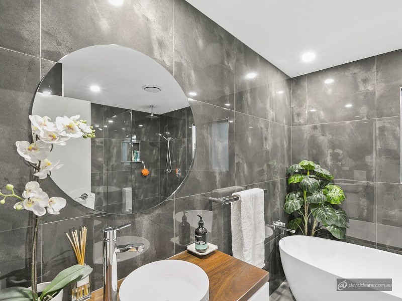 18 Leis Road, Kallangur QLD 4503
