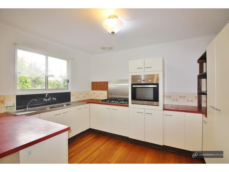 8 Arunga Street, Petrie QLD 4502