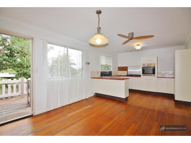 8 Arunga Street, Petrie QLD 4502