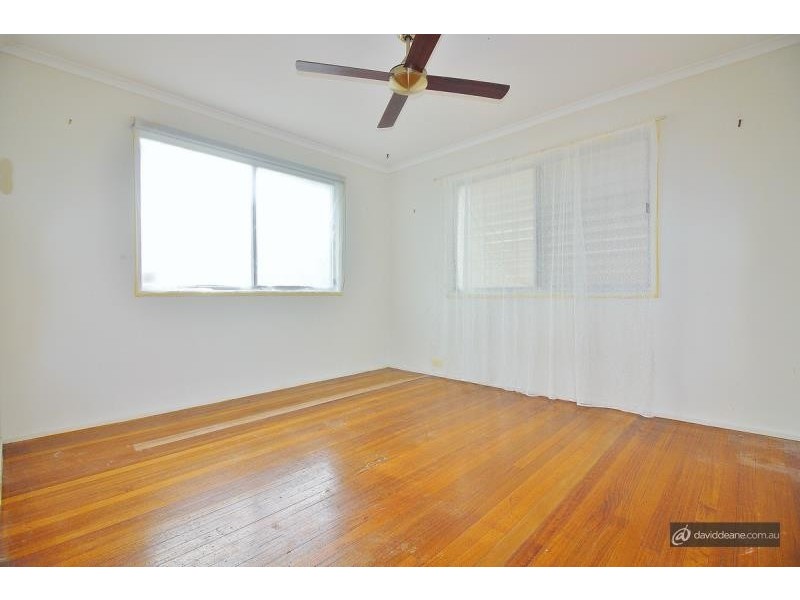 8 Arunga Street, Petrie QLD 4502