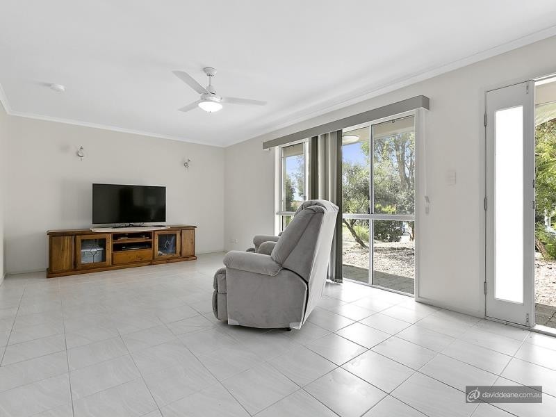 6 Cambral Court, Petrie QLD 4502