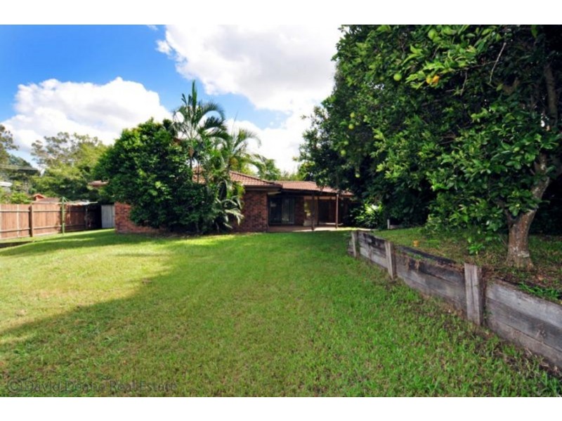 2 Cowal Court, Petrie QLD 4502