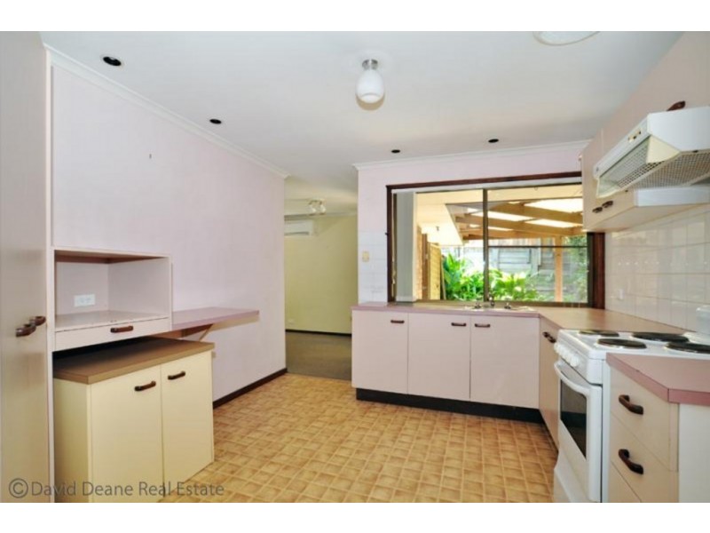 2 Cowal Court, Petrie QLD 4502