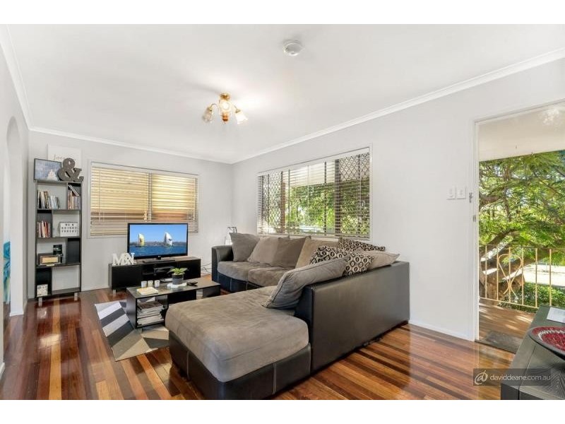 33 Porter Street, Redcliffe QLD 4020