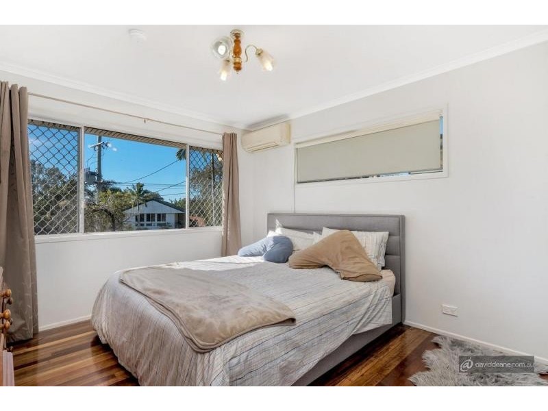 33 Porter Street, Redcliffe QLD 4020