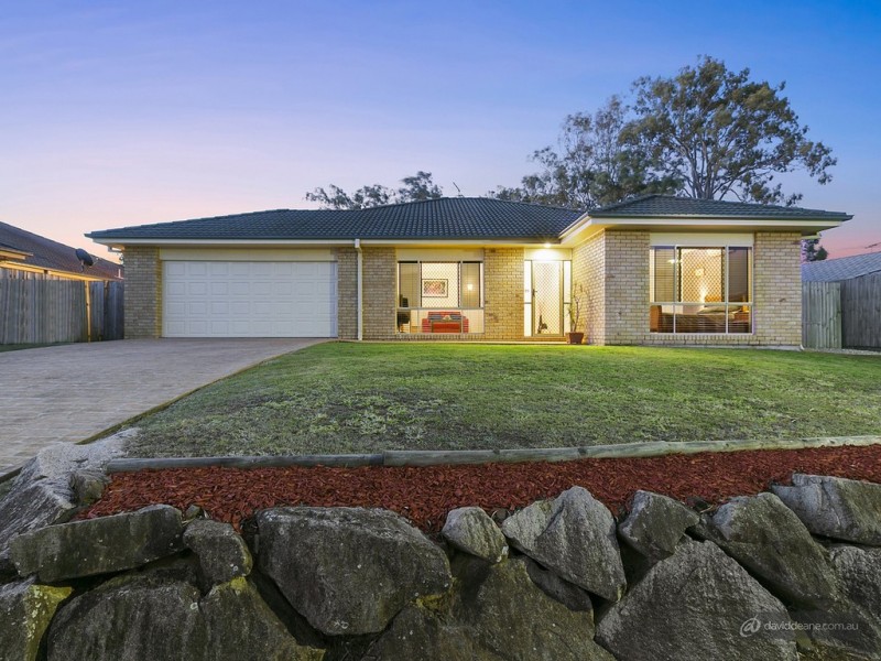 3 Tudor Close, Petrie QLD 4502