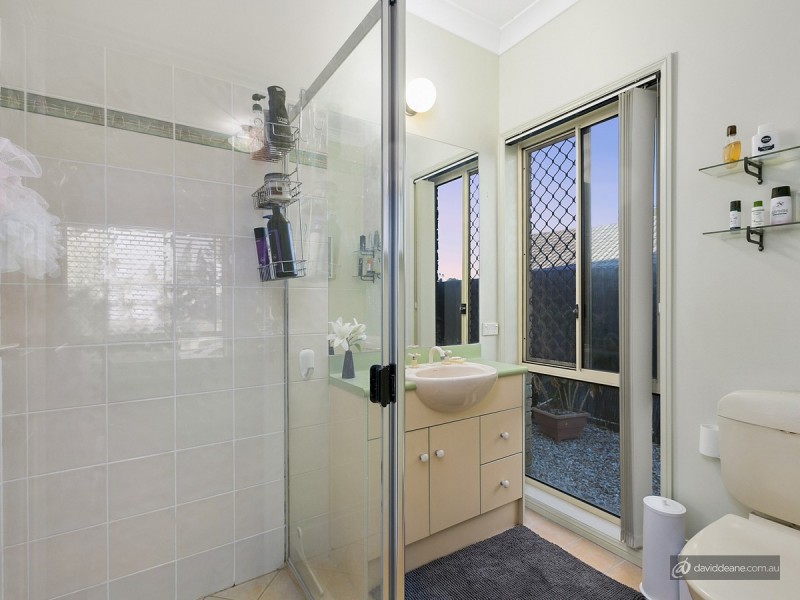 3 Tudor Close, Petrie QLD 4502