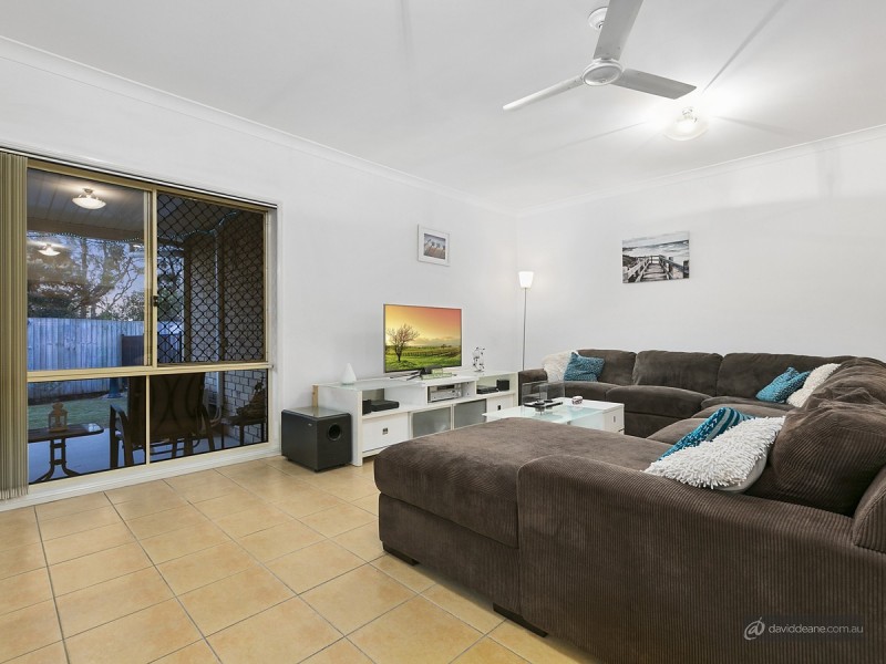 3 Tudor Close, Petrie QLD 4502