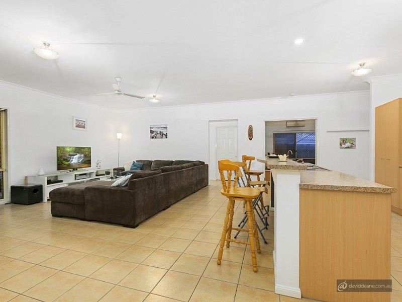 3 Tudor Close, Petrie QLD 4502