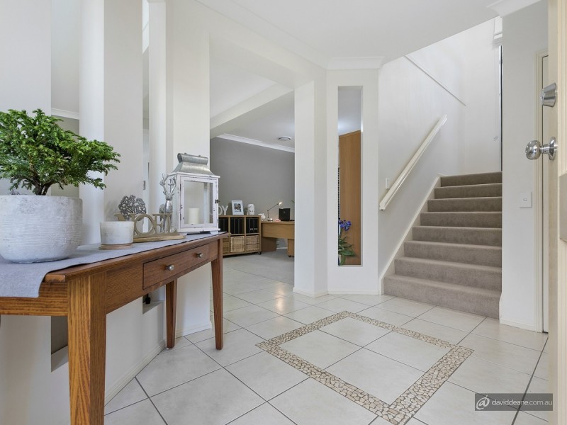 18 Avondale Road, Warner QLD 4500