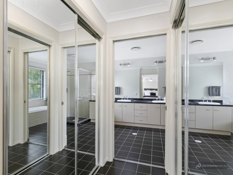 18 Avondale Road, Warner QLD 4500