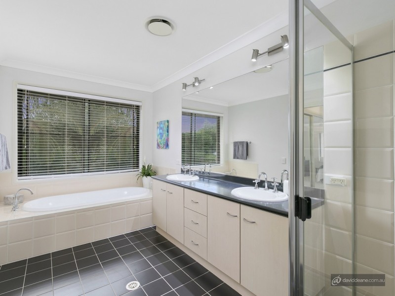 18 Avondale Road, Warner QLD 4500