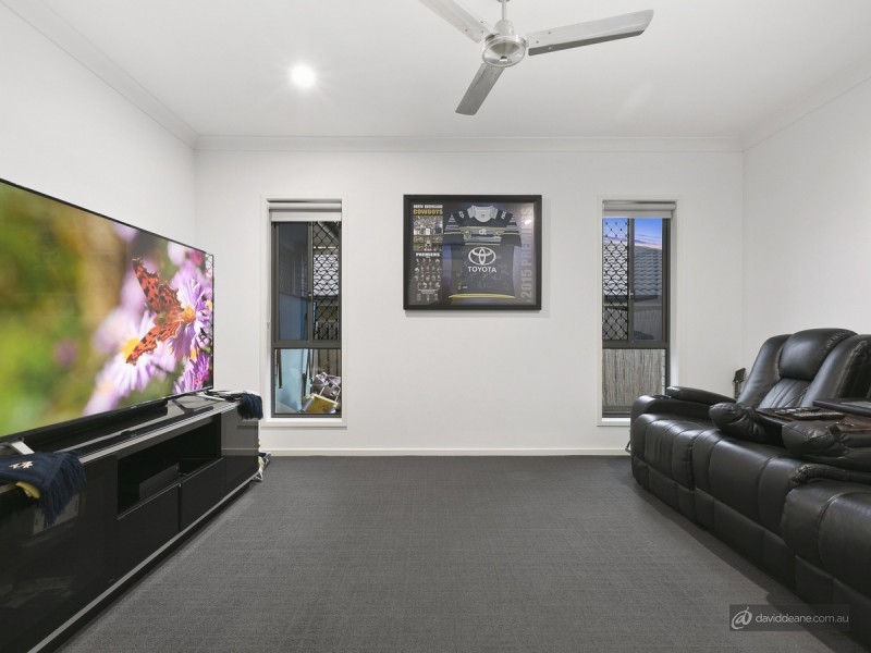 33 Bowerbird Crescent, Dakabin QLD 4503