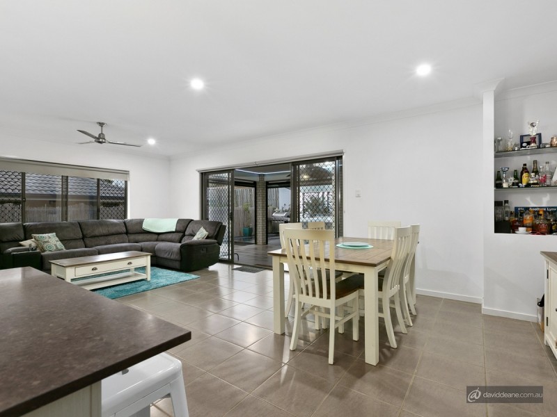 33 Bowerbird Crescent, Dakabin QLD 4503