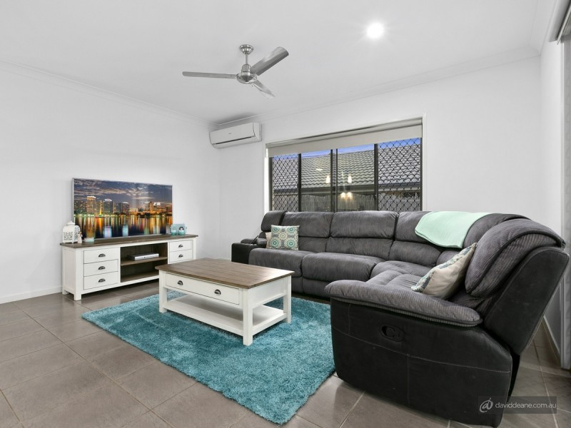 33 Bowerbird Crescent, Dakabin QLD 4503