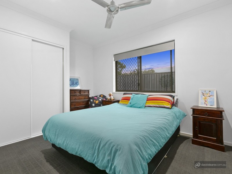 33 Bowerbird Crescent, Dakabin QLD 4503