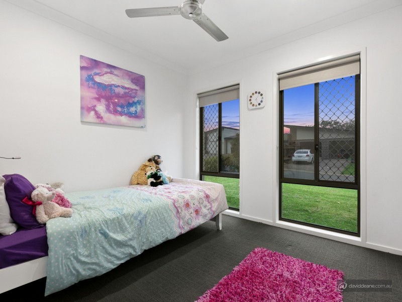 33 Bowerbird Crescent, Dakabin QLD 4503