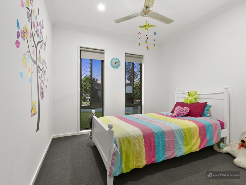 33 Bowerbird Crescent, Dakabin QLD 4503