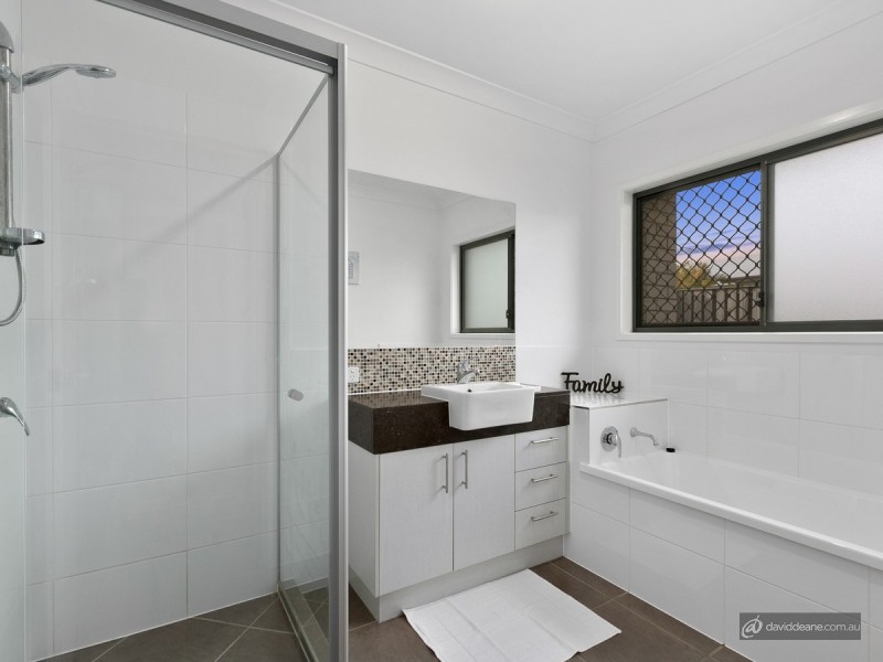 33 Bowerbird Crescent, Dakabin QLD 4503