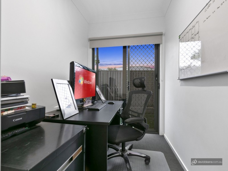 33 Bowerbird Crescent, Dakabin QLD 4503