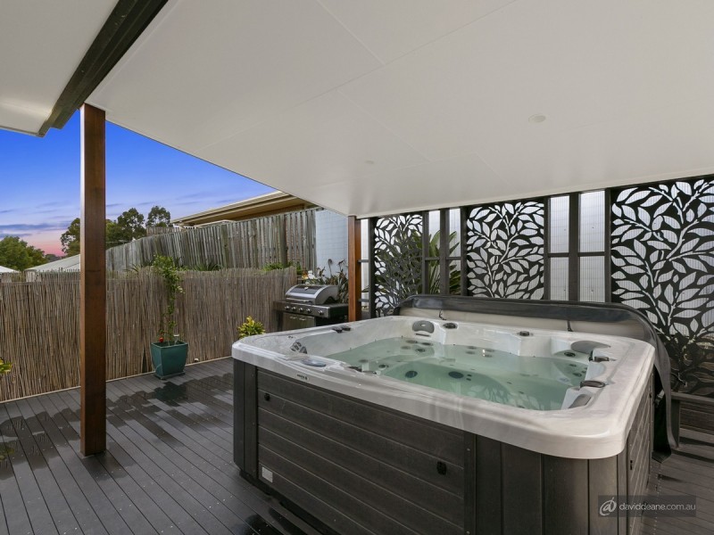 33 Bowerbird Crescent, Dakabin QLD 4503