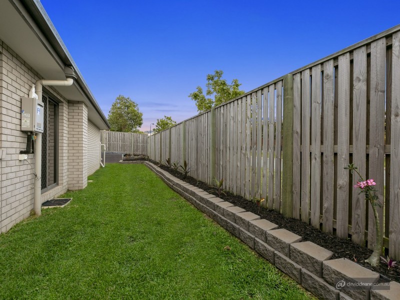 33 Bowerbird Crescent, Dakabin QLD 4503