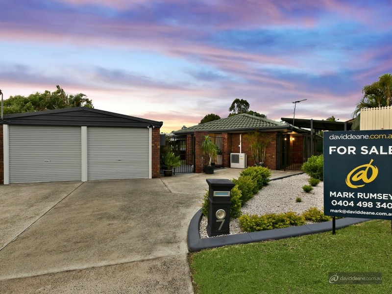 7 Pedder Court, Petrie QLD 4502