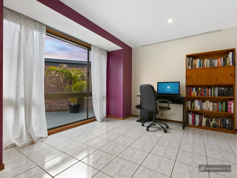 7 Pedder Court, Petrie QLD 4502