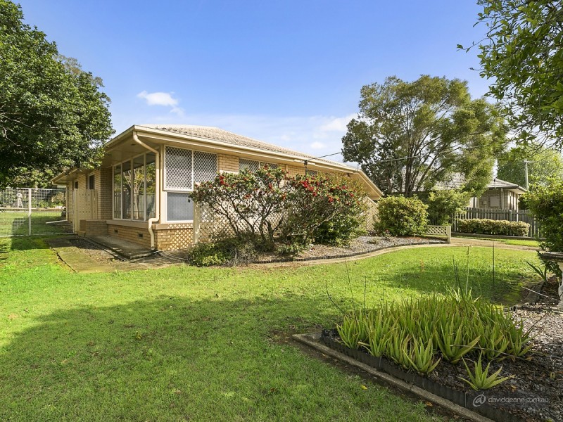 4 Windrest Street, Strathpine QLD 4500