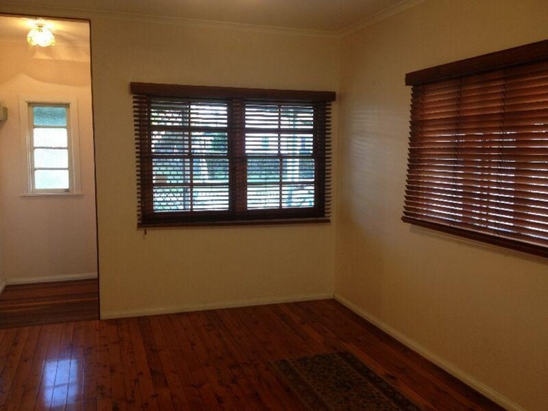 11 Hedge Street, Strathpine QLD 4500