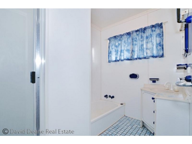 33 Fox St, Strathpine QLD 4500