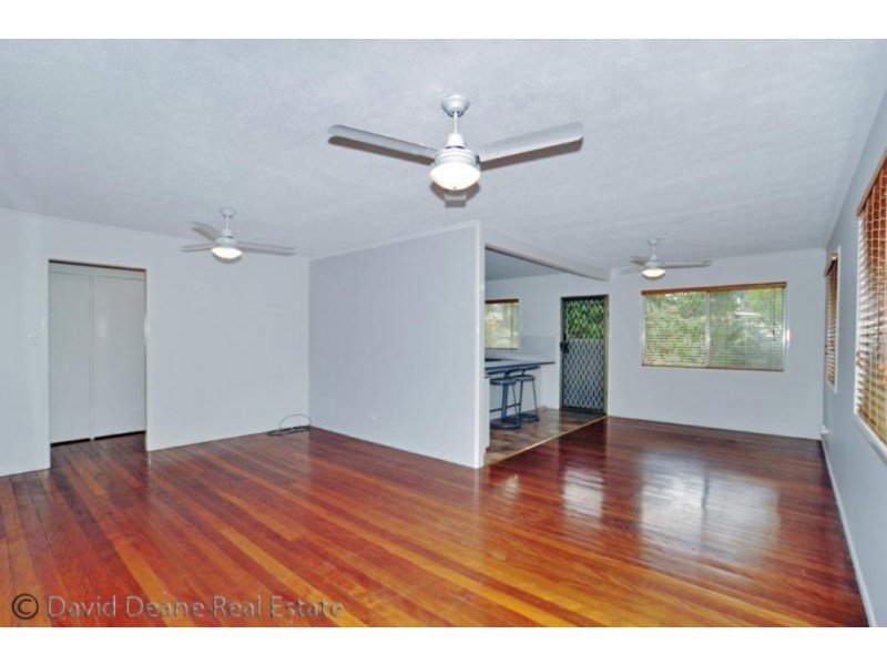 33 Fox St, Strathpine QLD 4500