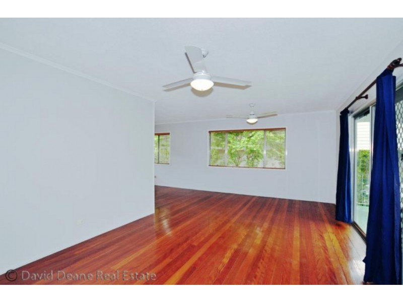 33 Fox St, Strathpine QLD 4500