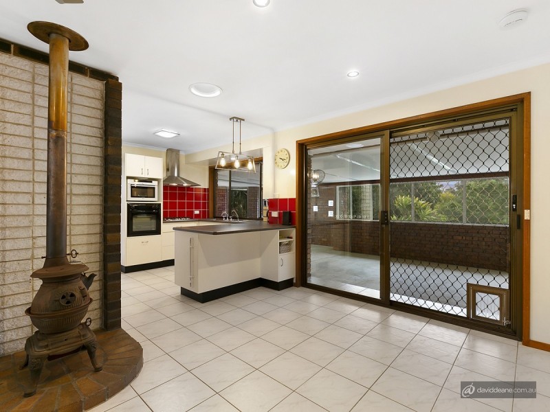 7 Pedder Court, Petrie QLD 4502