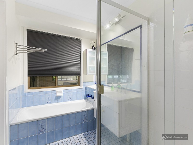 7 Pedder Court, Petrie QLD 4502