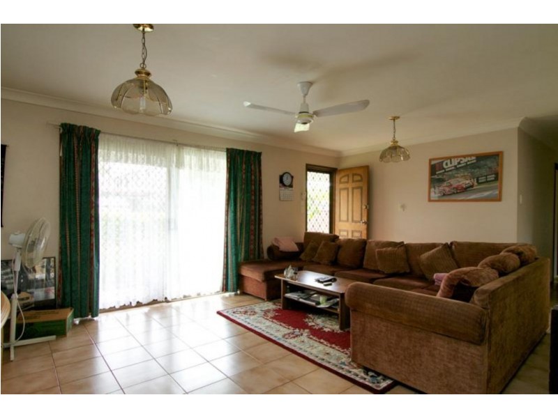 1 Jasmine St, Strathpine QLD 4500