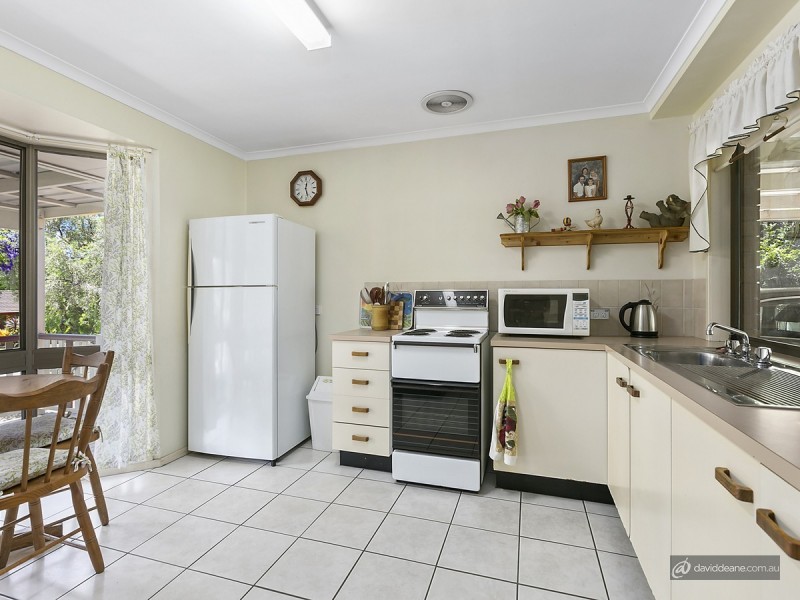 21 Eyre Avenue, Petrie QLD 4502