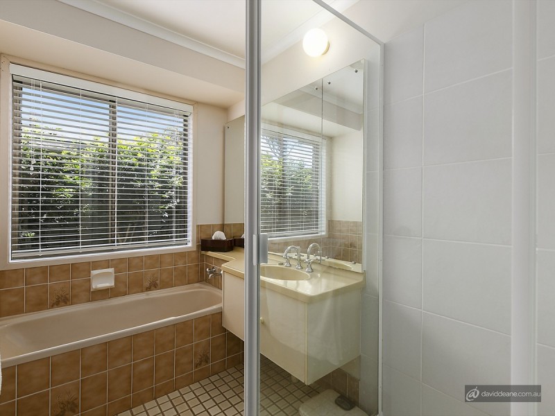 21 Eyre Avenue, Petrie QLD 4502