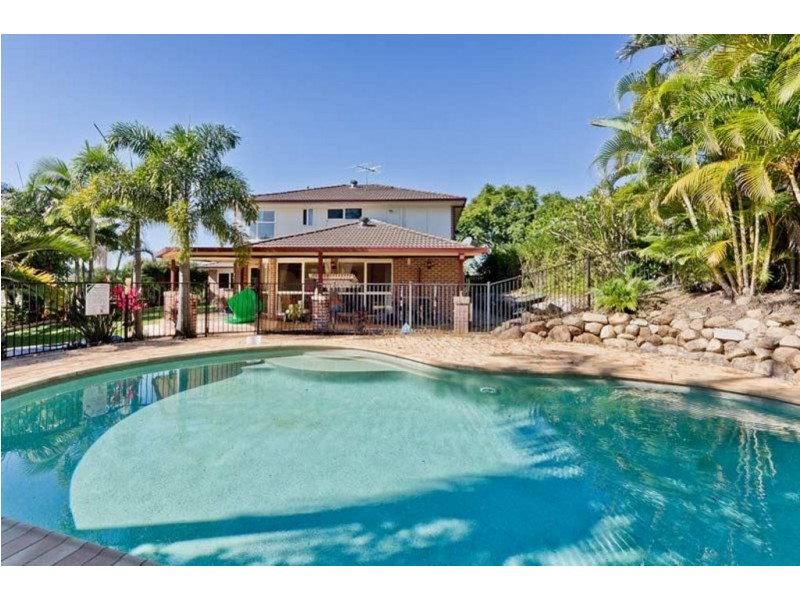 8 Haly Crt, Petrie QLD 4502