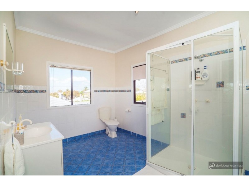 19 Leonard Street, Margate QLD 4019