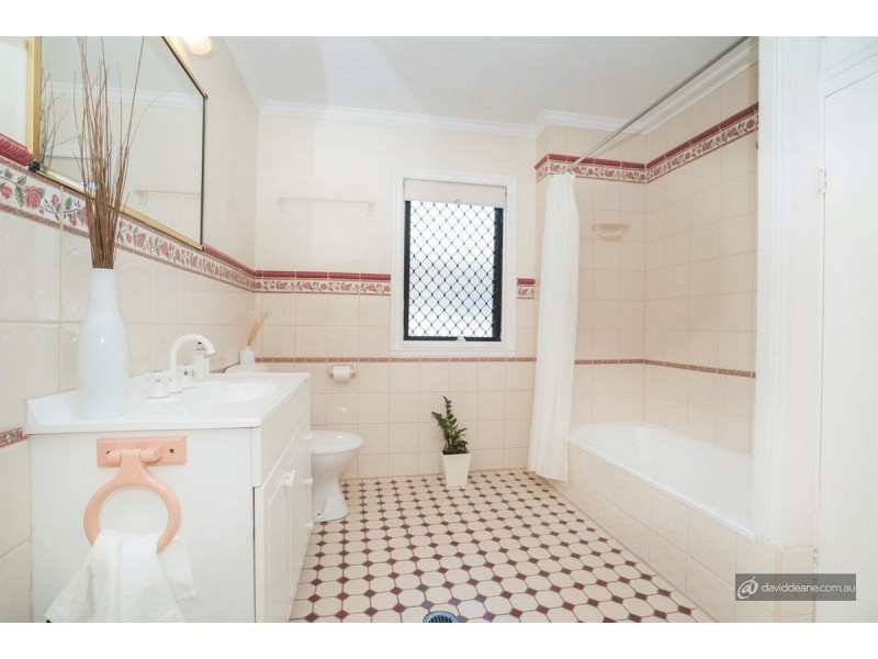 19 Leonard Street, Margate QLD 4019