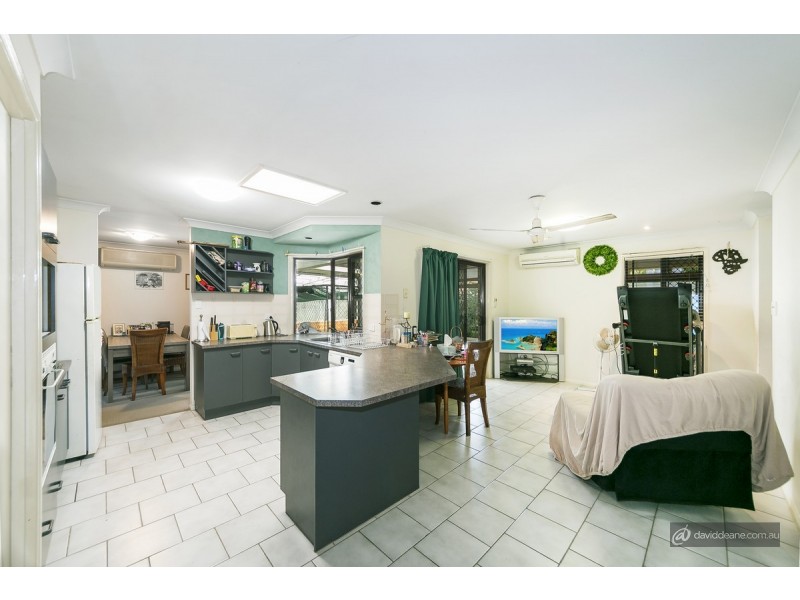 6 Newlands Avenue, Petrie QLD 4502