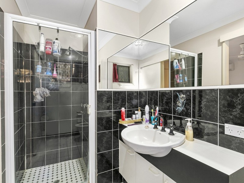 6 Newlands Avenue, Petrie QLD 4502