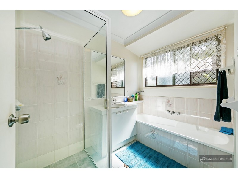 6 Newlands Avenue, Petrie QLD 4502