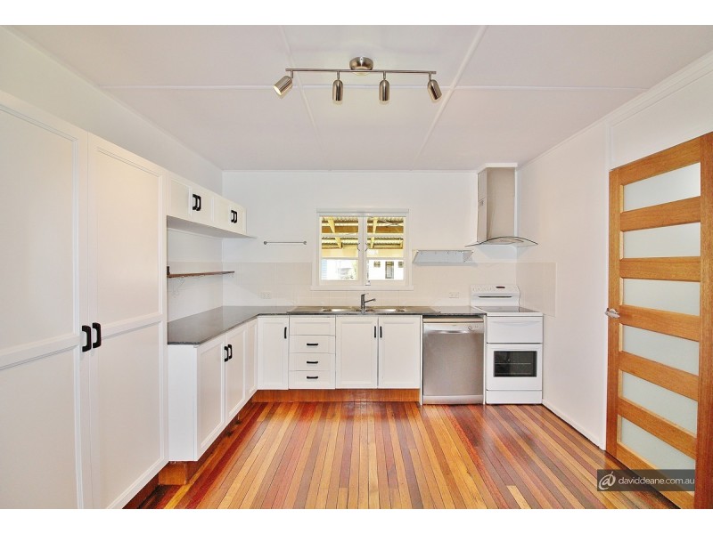 11 Peter Street, Strathpine QLD 4500