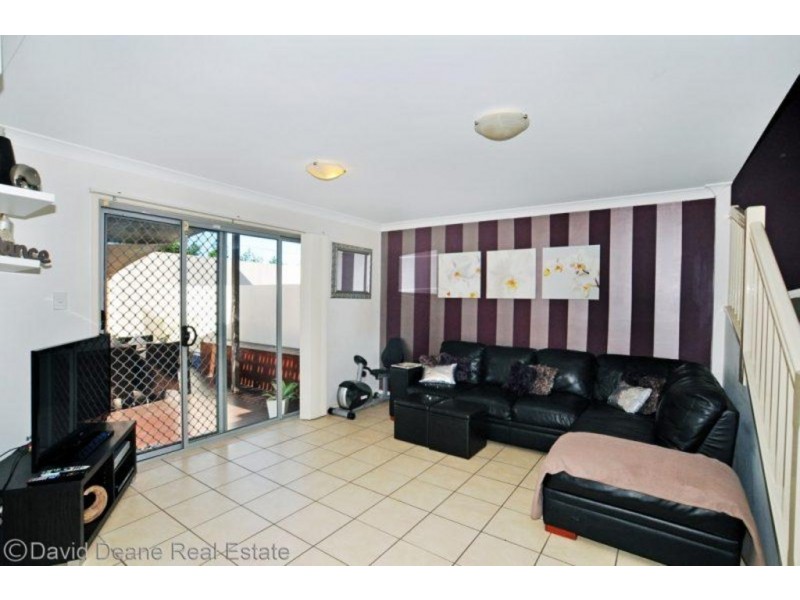 24/6 Myrtle Cres, Bridgeman Downs QLD 4035