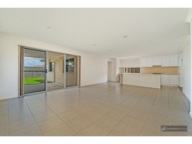 4 Bellthorpe Circuit, Kallangur QLD 4503