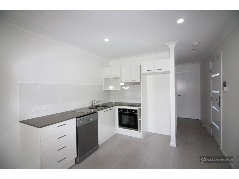 2/1 Boyce Street, Margate QLD 4019