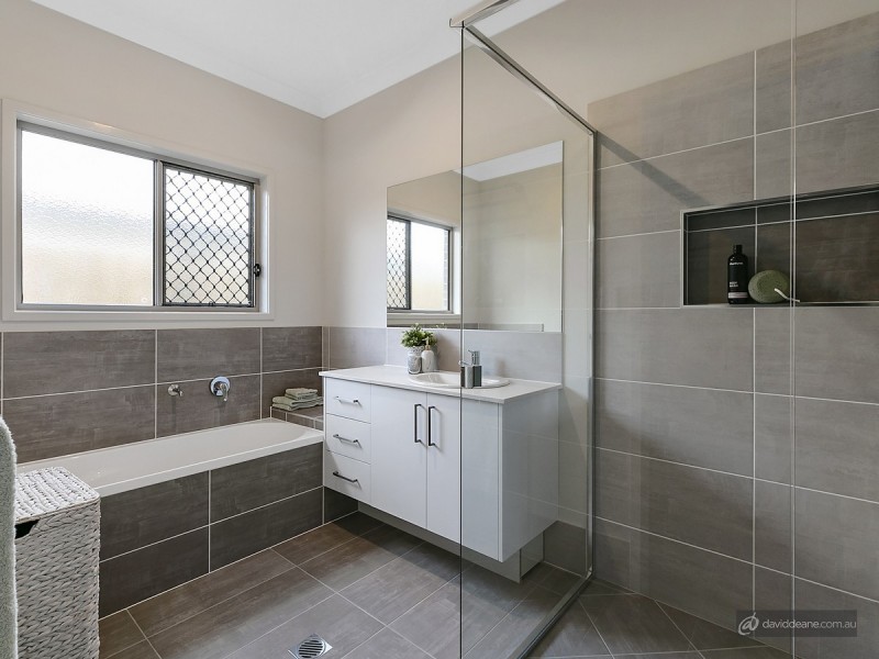 9 Creekview Court, Lawnton QLD 4501