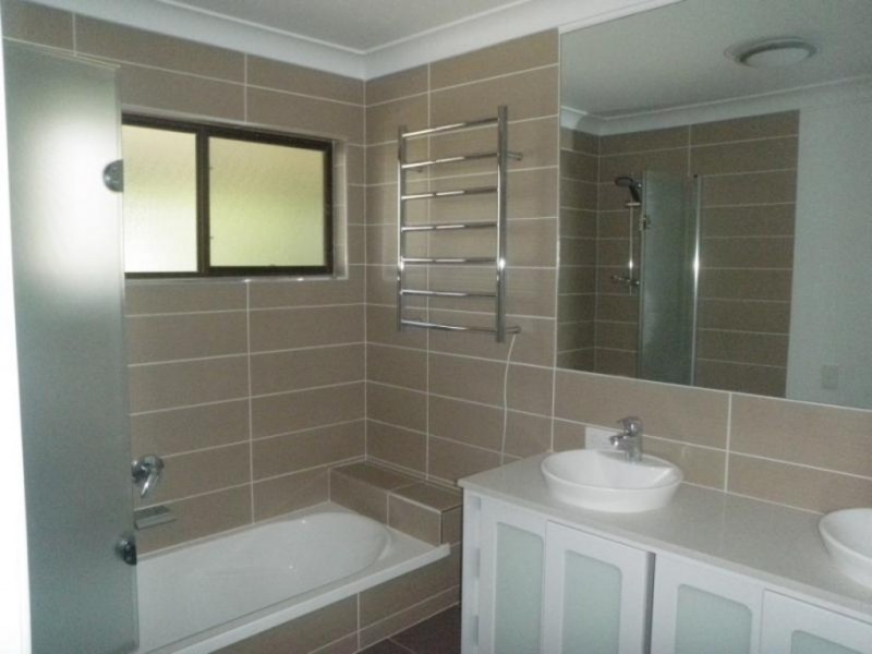 12 WOODBURY AVENUE, Bray Park QLD 4500